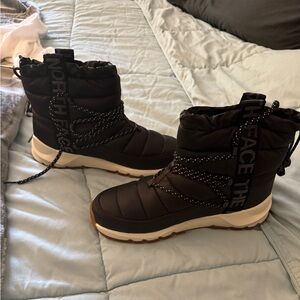 Brand new North Face women’s boots